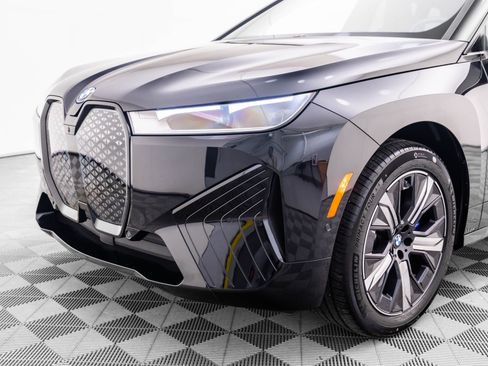 Certified 2025 BMW iX xDrive50 image 31