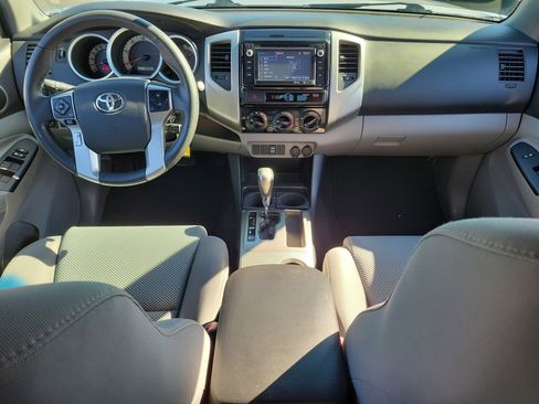 Used 2014 Toyota Tacoma PreRunner image 14