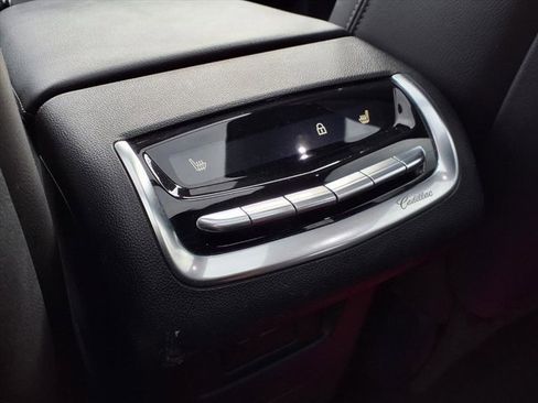 Used 2025 Cadillac XT6 Premium Luxury image 32