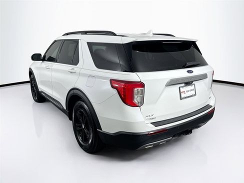 Used 2020 Ford Explorer XLT w/ Equipment Group 202A image 2