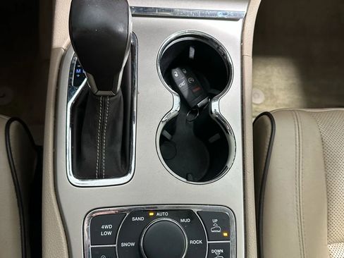 Used 2016 Jeep Grand Cherokee Overland image 30