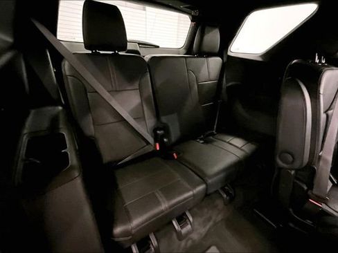 Used 2023 Chevrolet Traverse RS AWD/4WD image 32
