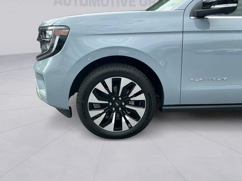 Certified 2026 Ford Expedition Platinum w/ Driver's Package AWD/4WD image 9