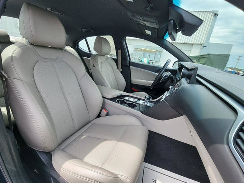Used 2023 Genesis G70 2.0T AWD/4WD image 23
