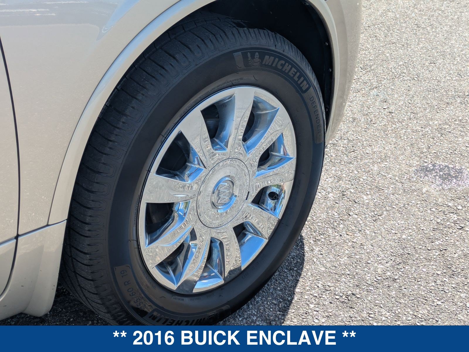 Used 2016 Buick Enclave Premium FWD image 12