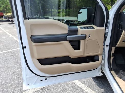 Used 2020 Ford F150 XLT w/ Equipment Group 302A Luxury AWD/4WD image 21