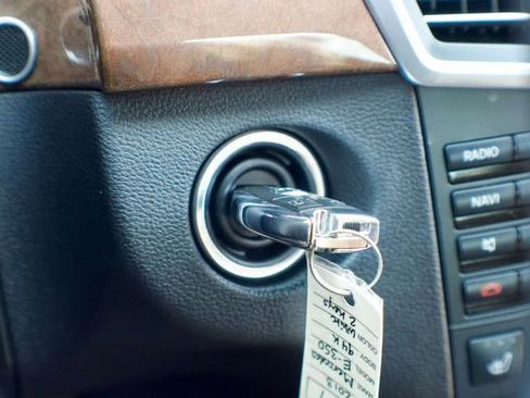 Used 2013 Mercedes-Benz E 350 4MATIC Sedan image 39