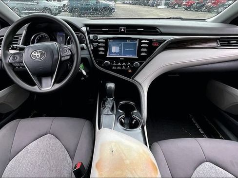 Used 2020 Toyota Camry LE FWD image 7