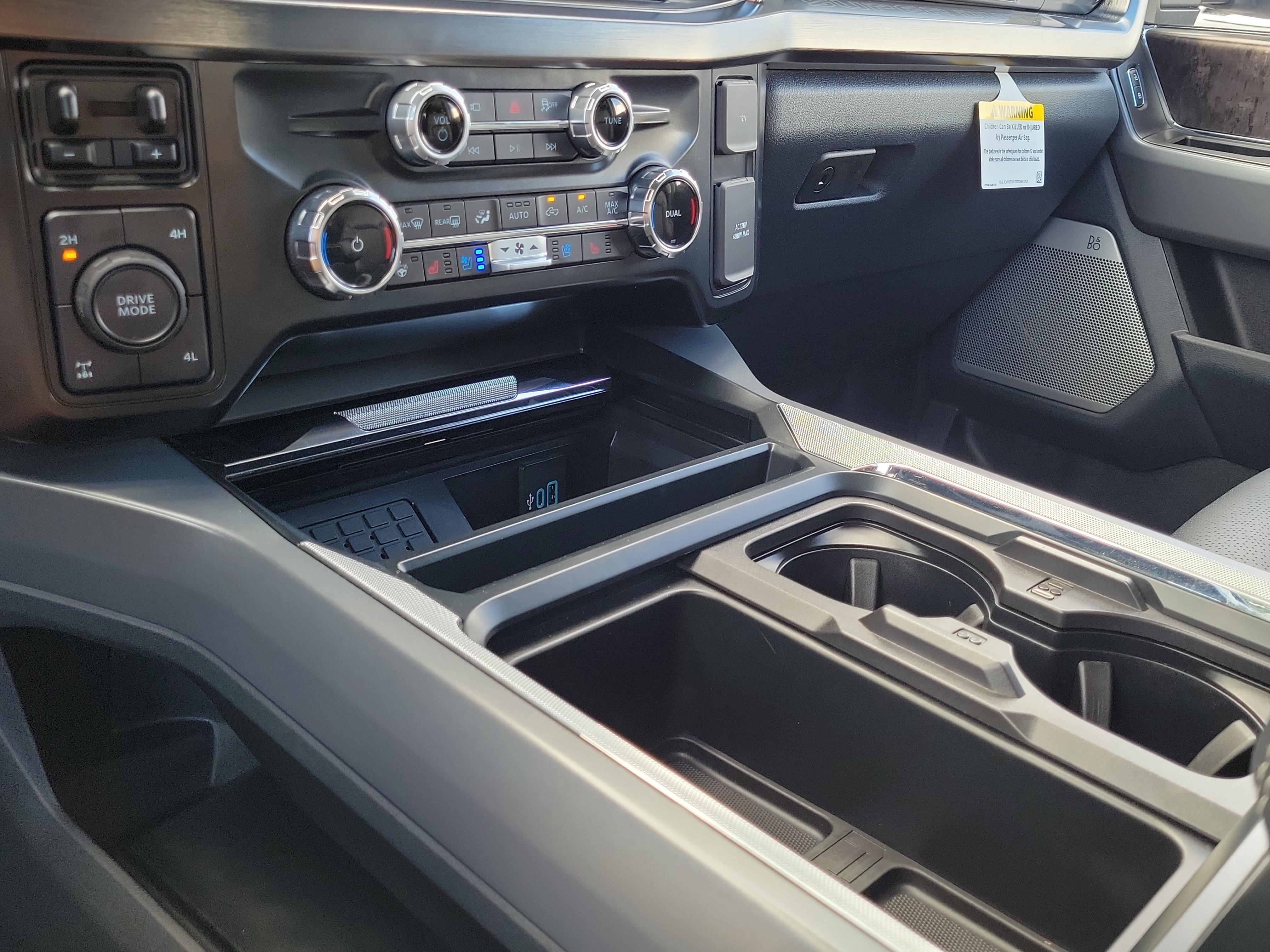 Certified 2025 Ford F250 Lariat w/ Black Appearance Package AWD/4WD image 26