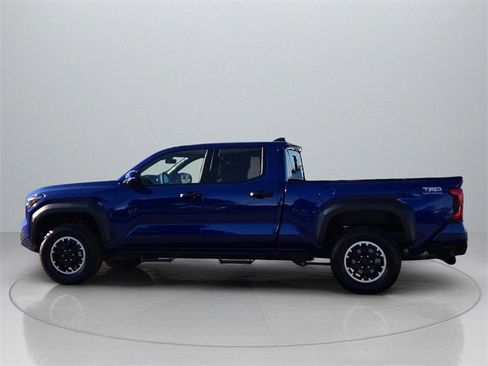 Used 2025 Toyota Tacoma TRD Off-Road image 4