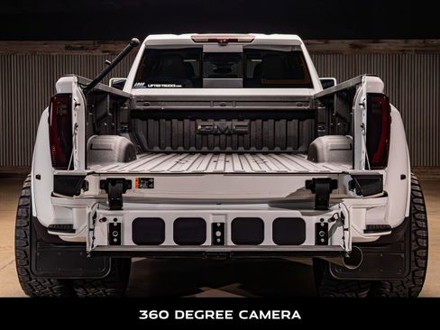 Used 2025 GMC Sierra 3500 Denali w/ Denali Reserve Package image 9