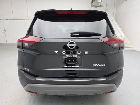 Used 2023 Nissan Rogue SV image 8