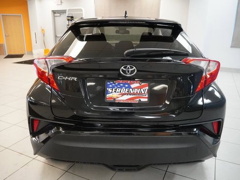 Used 2018 Toyota C-HR XLE image 10