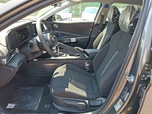 New 2026 Hyundai Elantra SE FWD image 10