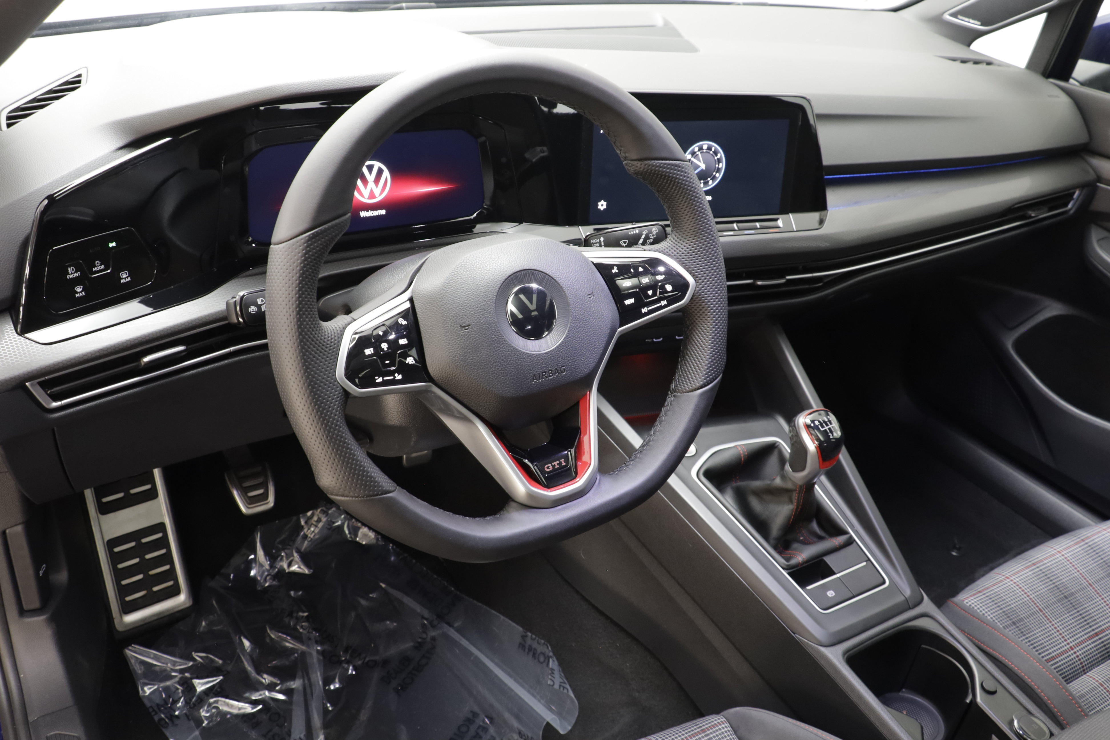 Used 2022 Volkswagen GTI SE FWD image 7