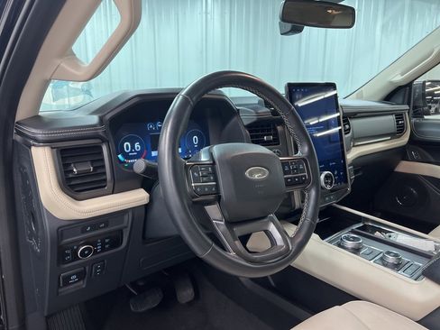 Used 2024 Ford Expedition Max Platinum image 17