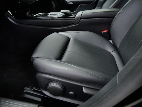 Certified 2022 Mercedes-Benz CLA 250 4MATIC w/ Premium Package Lite image 17