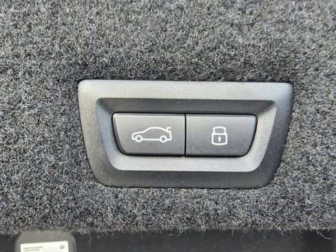 Used 2024 BMW i7 xDrive60 image 14