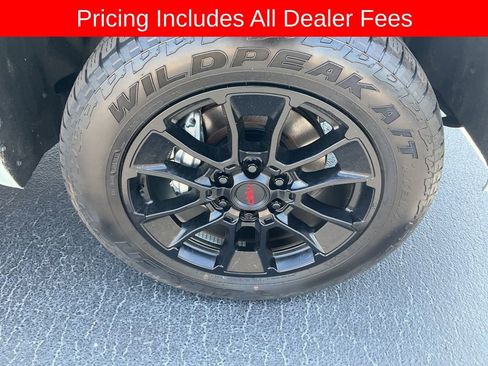 Used 2024 Toyota Tundra SR5 w/ SR5 Premium Package AWD/4WD image 22