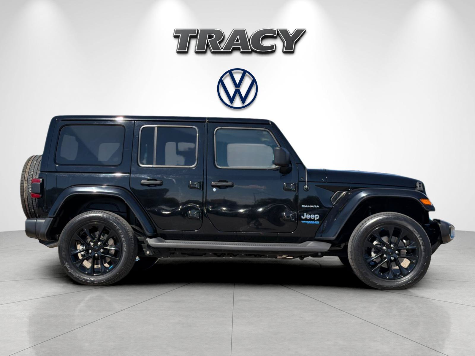 Used 2022 Jeep Wrangler Unlimited Sahara AWD/4WD image 3