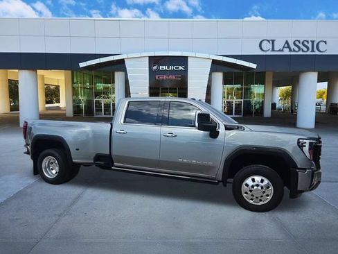 Used 2025 GMC Sierra 3500 Denali Ultimate AWD/4WD image 9