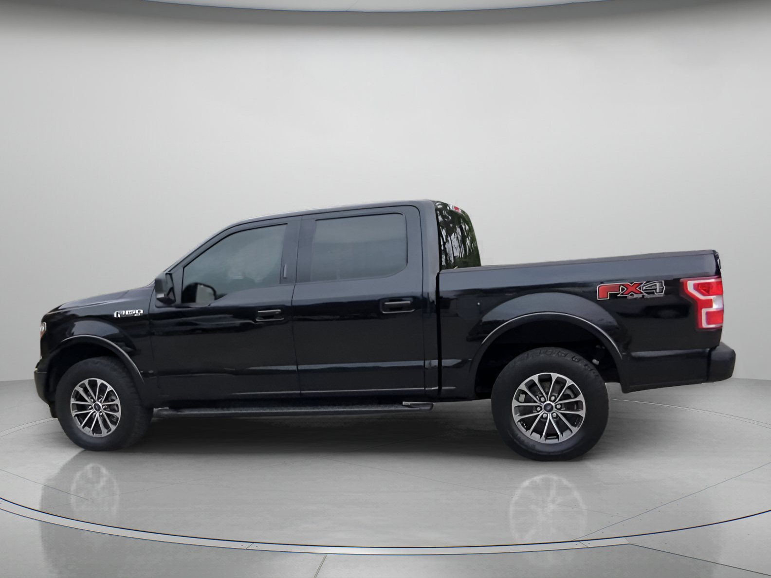 Certified 2020 Ford F150 XLT w/ Equipment Group 302A Luxury AWD/4WD image 17