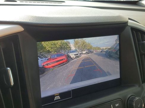 Used 2022 GMC Terrain SLT image 21