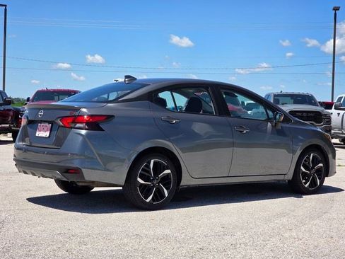 Used 2024 Nissan Versa SR FWD image 8