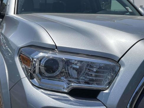 Used 2023 Toyota Tacoma SR5 w/ Technology Package AWD/4WD image 6