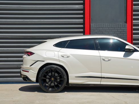 Used 2024 Lamborghini Urus S AWD/4WD image 17