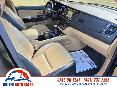 Used 2017 Kia Sedona EX FWD image 13
