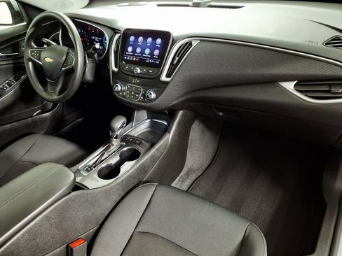 Used 2025 Chevrolet Malibu LT FWD image 13