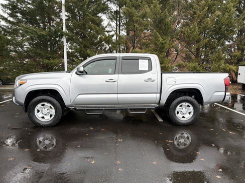 Used 2019 Toyota Tacoma SR5 image 7