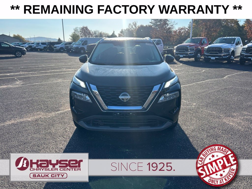 Used 2023 Nissan Rogue SV w/ SV Premium B Package AWD/4WD image 3