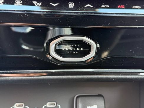 New 2026 Jeep Grand Cherokee Altitude AWD/4WD image 19