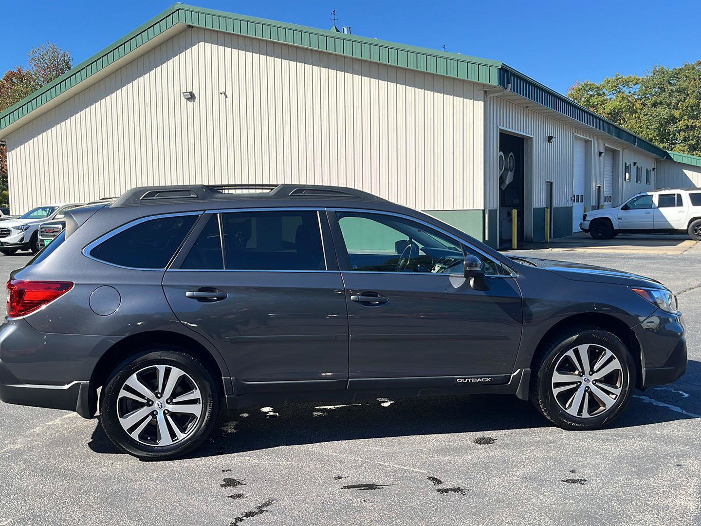 Used 2019 Subaru Outback 2.5i Limited AWD/4WD image 6