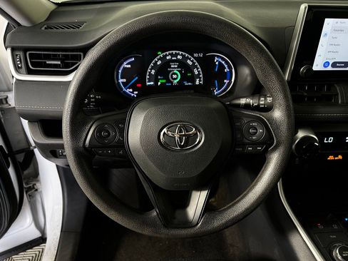 Used 2025 Toyota RAV4 XLE AWD/4WD image 9