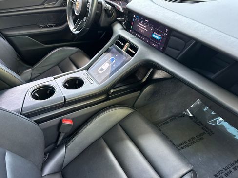 Used 2021 Porsche Taycan RWD image 34