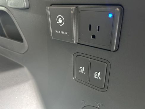 New 2026 Kia EV9 Wind image 12