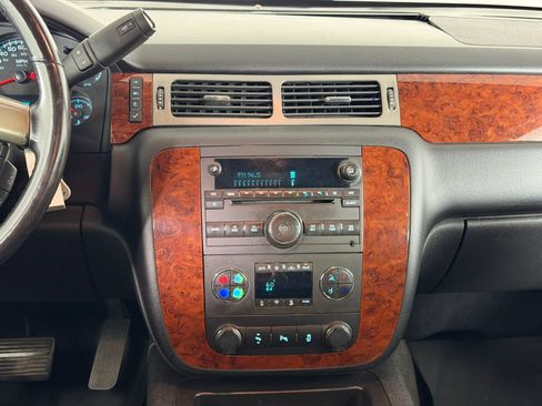 Used 2013 Chevrolet Tahoe LT RWD image 17