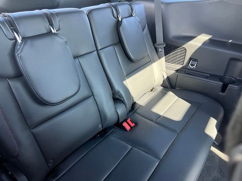 Used 2025 Ford Explorer ST-Line image 15