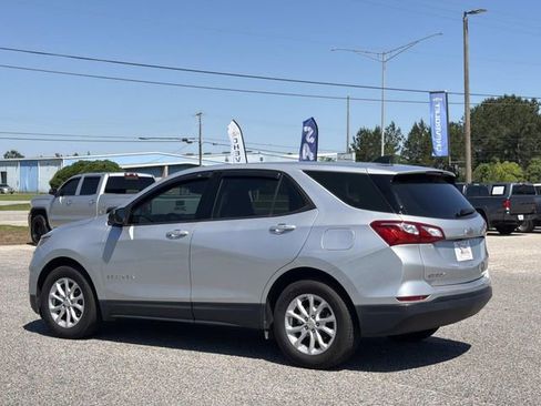 Used 2019 Chevrolet Equinox LS FWD image 8