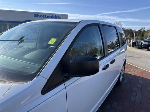 Used 2019 Dodge Grand Caravan SE image 5