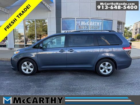 Used 2013 Toyota Sienna LE FWD image 9