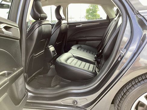 Used 2018 Ford Fusion Energi SE image 14