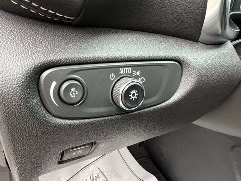 Used 2024 Chevrolet Blazer LT w/ Convenience Package FWD image 25