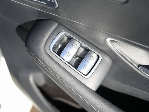 Used 2014 Mercedes-Benz S 550 Sedan image 41