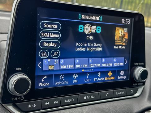 Used 2022 Nissan Sentra SV image 28