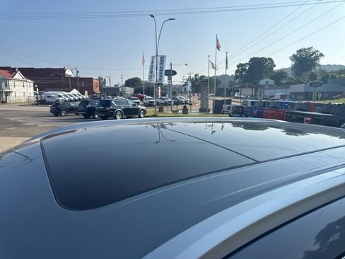 Used 2025 INFINITI QX60 Luxe image 10