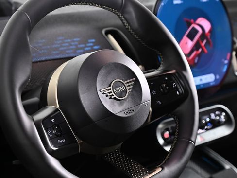 Certified 2025 MINI Cooper Countryman S AWD/4WD image 16